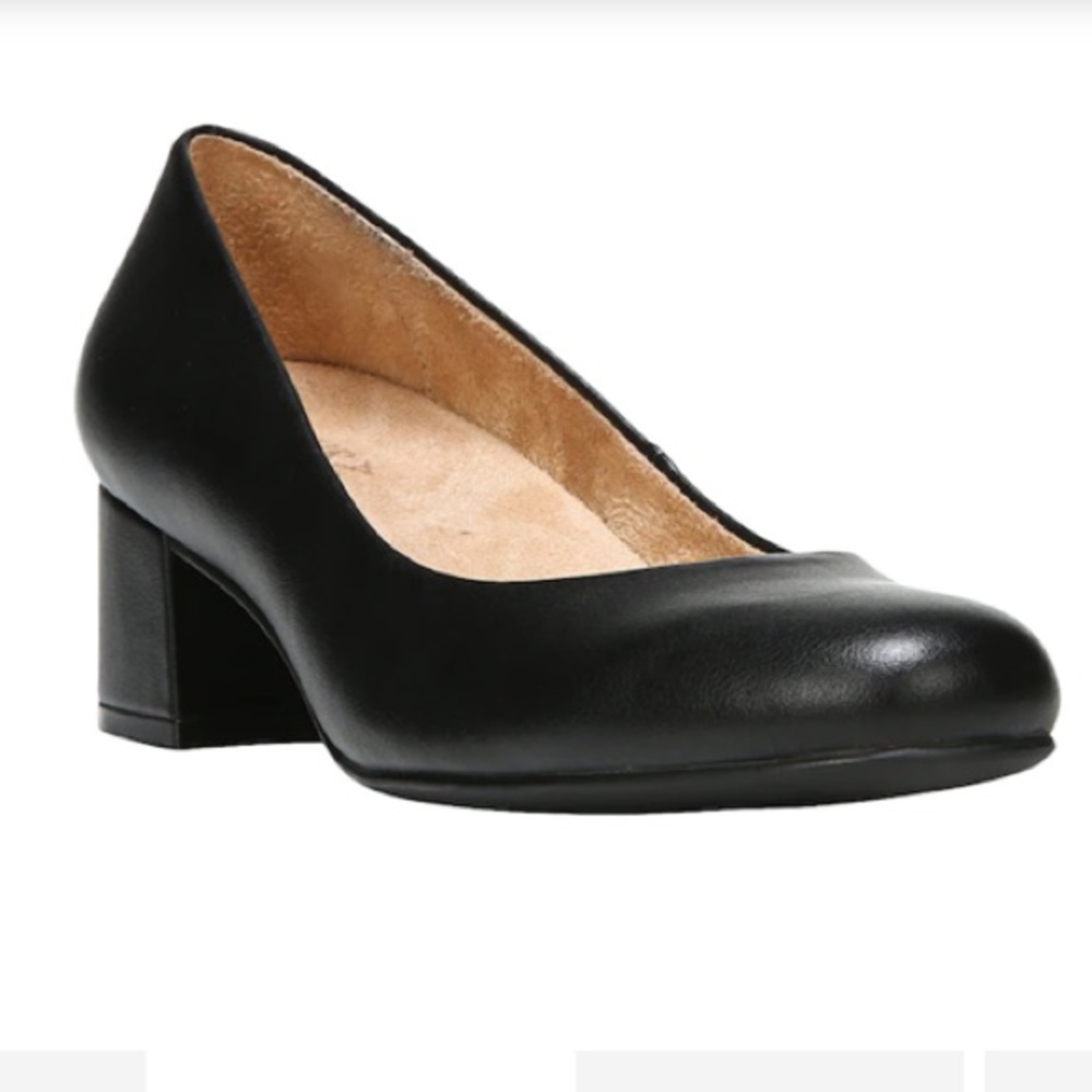 New Naturalizer Block Heel Black Pumps (so comfortable!; size 7.5M)